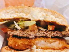 鲜虾牛肉汉堡-麦当劳(明洞店)