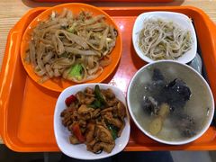 炒粉-梅园食堂