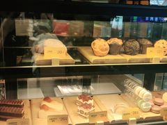 面包甜点陈列柜-麦当劳(广州南站店)