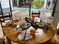靠窗位-花悦农庄 | 烧鸡·竹筒饭(沙迳高沙温泉香溪堡店)