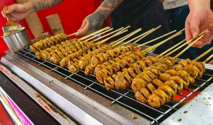 户部巷烤面筋(鼓楼店)-"每次都看到排长队不是没有道理的!真的是实.