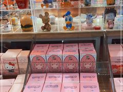 -名创优品(北京新中关购物中心地铁层店)