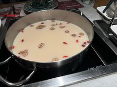 -尚尚仙·酸汤猪手·猪肚鸡火锅(华联万柳购物中心店)