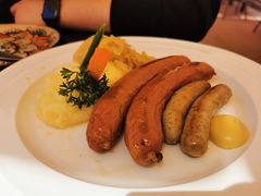 兰巴赫芝士香肠配酸菜土豆泥-LENBACH兰巴赫西餐啤酒坊(大连东港店)