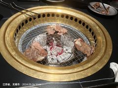 -山川小町·极番烧肉(新地假日广场店)