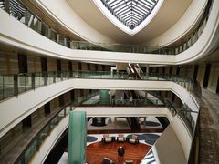 -上海滴水湖皇冠假日酒店