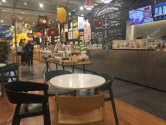-LINE FRIENDS Garosu-gil Flagship Store