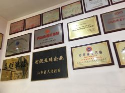 -万宝金楼(威海路店)