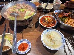 -肖四女乐山跷脚牛肉(南汇大学城生活广场店)