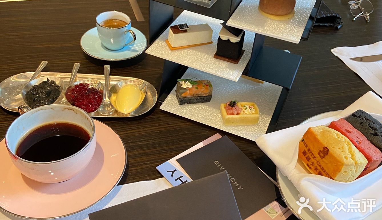 丽思卡尔顿📨纪梵希联名下午茶