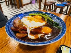 黑椒汁猪扒煎双蛋饭-澳门陈光记烧味饭店(南京德基广场店)