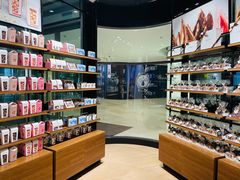 -Laderach 莱德拉(上海环贸iapm店)