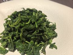 凉拌桑叶尖-肆月河豚·新淮扬菜·烤鸭(中关村店)