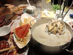 -尚尚仙·酸汤猪手·猪肚鸡火锅(华联万柳购物中心店)