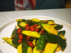 家常拍黄瓜-黑窑厂糖油饼烤鸭·清真菜(旗舰店)