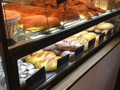 面包甜点陈列柜-仙峰天然面包(迎宾路店)