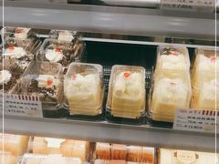-红宝石·鲜奶小方·海派西点房(南丹店)