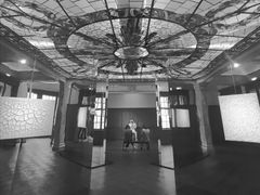 -Nathalie Djurberg与Hans Berg“牛皮纸包裹的月亮”-Prada荣宅当季展览