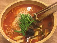 滋滋番茄系列&nbsp;特色牛肉火锅米线-石榴姐•山城小馆(创始店)
