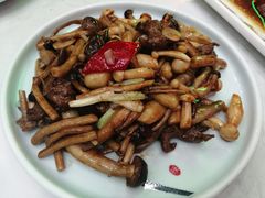 菌菇炒黄牛肉-东鑫记港式茶餐厅(南京东路店)