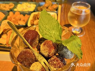 位于渝中区解放碑的一家小酒馆，值得一去