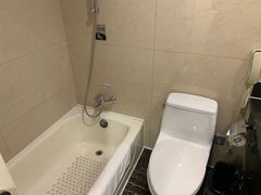 -青岛海都大酒店(黄岛金沙滩井冈山路地铁站店)