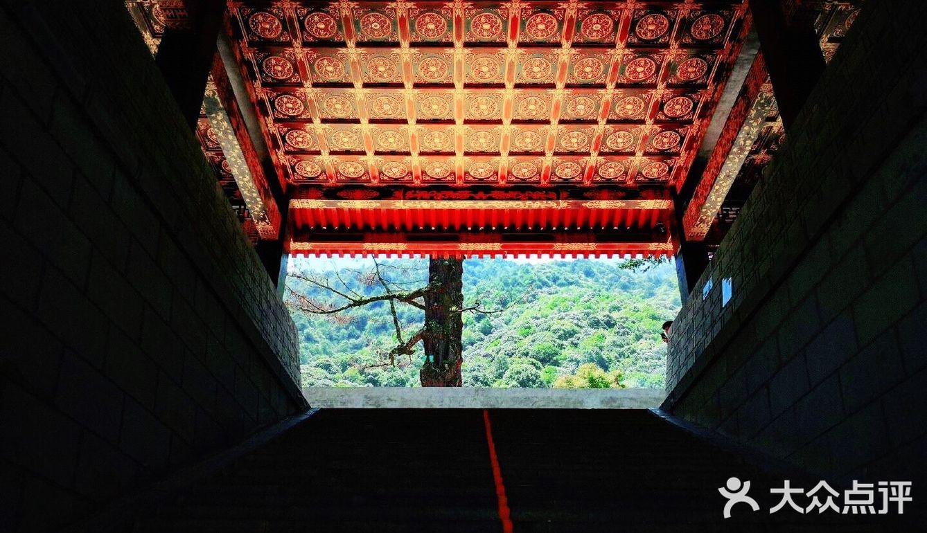 灵山寺 一座藏在深山里的寺庙
