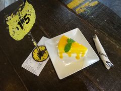 芒果千层蛋糕-莓园冰淇淋店