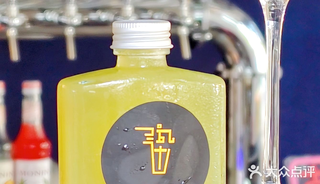 酒吧也这么卷吗？鸡尾酒也可以外带啦！