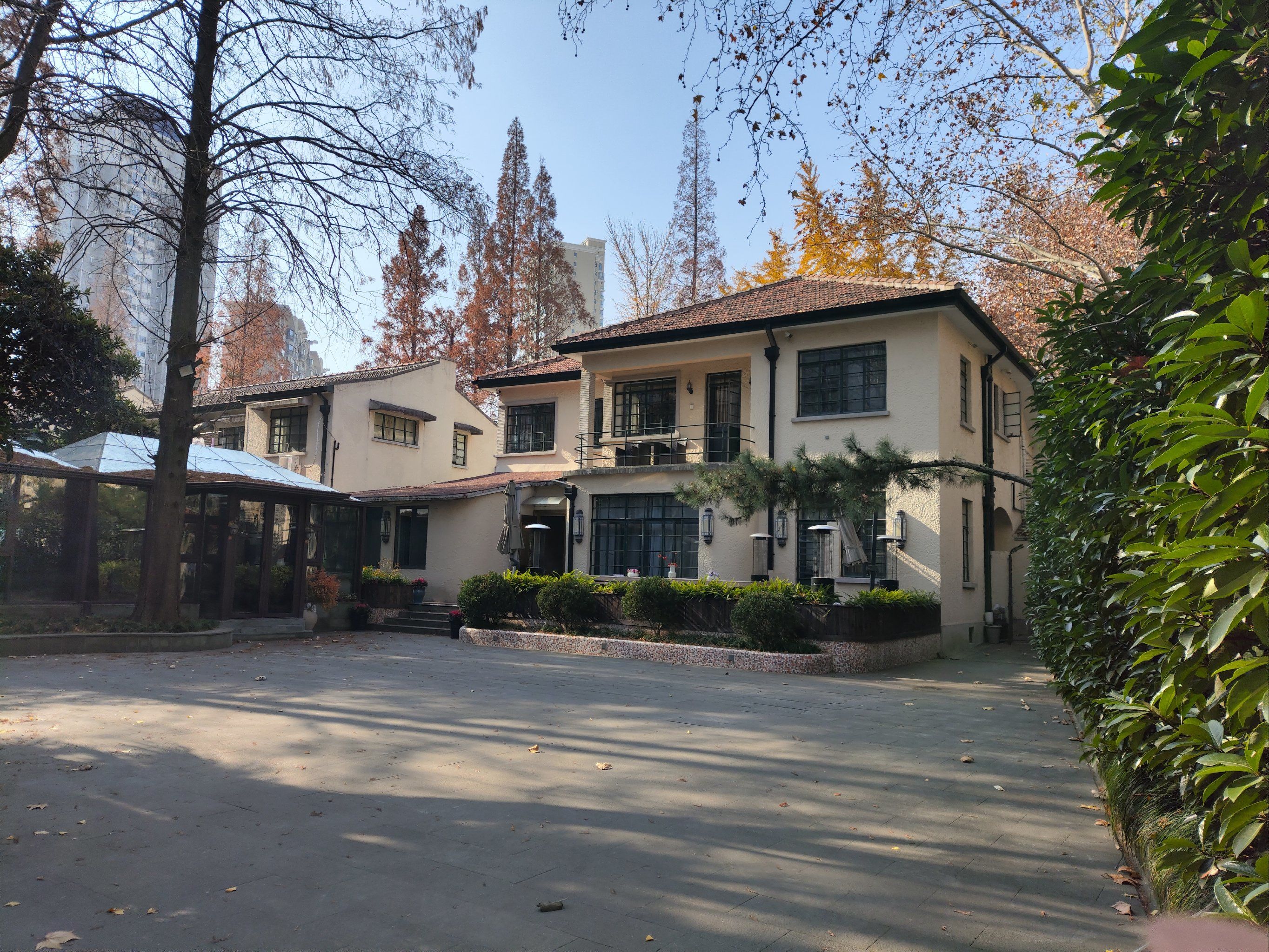 新华路585弄,新华路593弄1