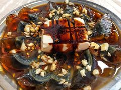 皮蛋拌豆腐-聂师傅油焖大虾