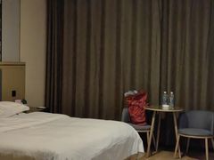 -库车国际酒店(火车站东湖公园店)