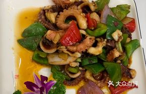 Stir-Fried Squid Heads with Green and Red Peppers
