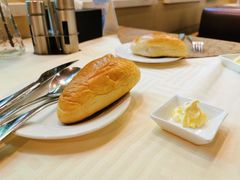 黄油面包-红房子西菜馆(淮海中路店)