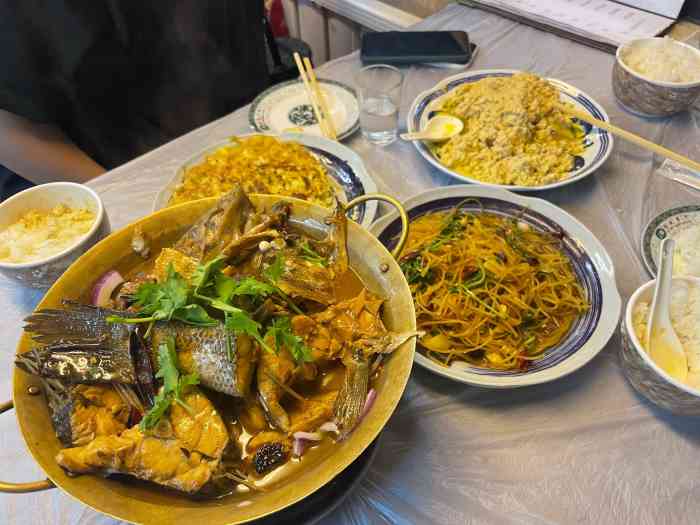 食里香老菜馆-"门脸不起眼,但是饭点人满为患,软炸里脊外.