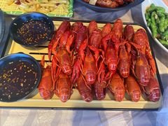 -肥肥虾庄·金牌油焖大虾(汉街SKP店)