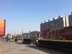 -世纪金源购物中心东区-停车场
