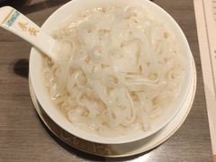 上湯河粉-麦奀云吞面世家(中环店)