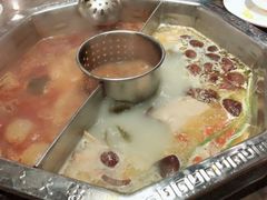 -佬土鹅肠火锅(中建大观店)