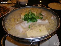 锅仔酸菜氽白肉-东四民芳餐厅(世茂工三店)