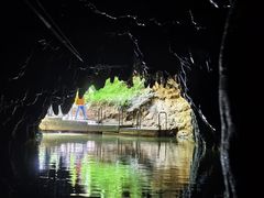 -怀托摩萤火虫洞