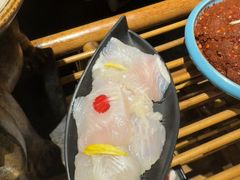 -老牌坊云南鱼豆花火锅(爱建店)