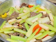 酸辣藕尖炒牛肉-石岐乳鸽村(南海第三分店)