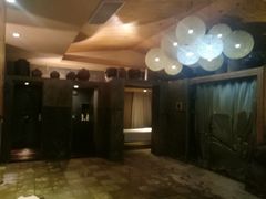 换洗室-汤泉良子·沐足·颂钵疗愈·SPA(珠江新城店)