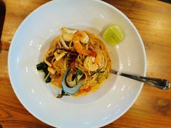 -Chom Cafe and Restaurant