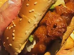 新奥尔良烤鸡腿堡-肯德基(中心书城店)