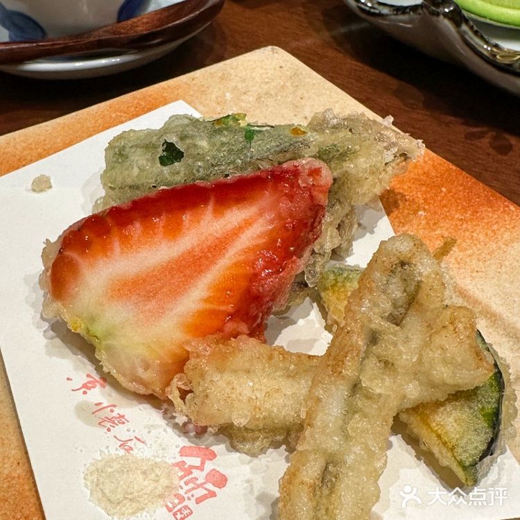 一板之隔，赏大师傅一捏一握之间的美食文化艺术