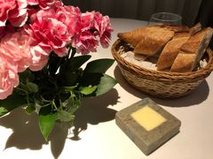 餐前面包-Khéma Restaurant Pasteur