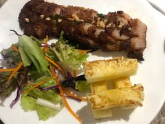 西贡炭烧烤猪颈肉配菠萝-美奈小馆·东南亚菜(福田星河COCO Park店)