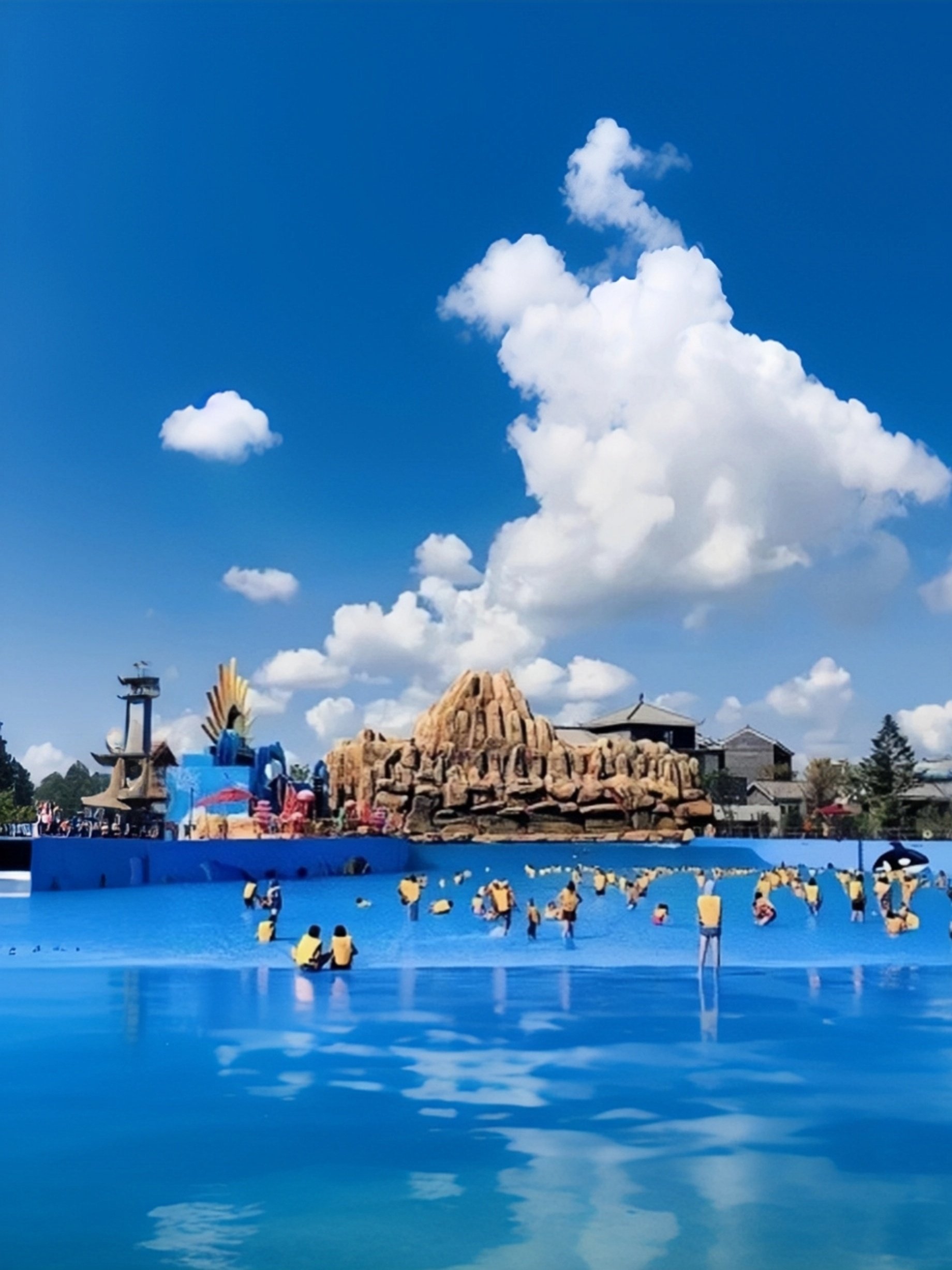 悠闲的漂流,儿童水上乐园,夏季家庭游玩地